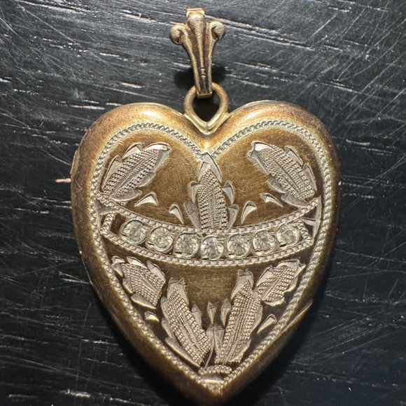 Antique 10K Gold Filled Heart Locket - Picture 5 of 12
